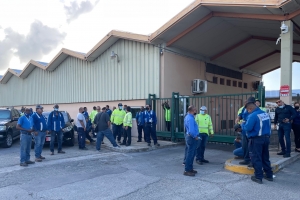 Trahadonan di Elmar a protesta, incluyendo esnan di sindicato STA   