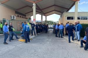 Trahadonan di Elmar a protesta, incluyendo esnan di sindicato STA   