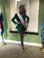 Thessaly Zimmerman a bolbe Aruba despues di a sali den 10 finalistanan di Miss Universo