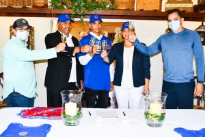Prospecto Daniel Benschop a firma oficialmente cu e organisacion di Chicago Cubs