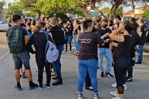 Pa di dos dia Colegio Arubano ta paralisa y docentenan ta protesta