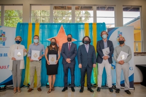 Gobierno a reconoce 18 profesional di sector publico via registro di AruBIG