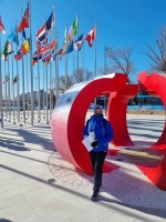Nicole Hoevertsz di Aruba lo carga antorcha di Weganan di Invierno na Bejing  