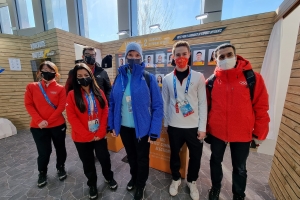 Nicole Hoevertsz di Aruba lo carga antorcha di Weganan di Invierno na Bejing  