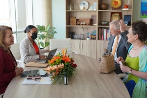Secretario di Estado van Huffelen a inicia reunion cu gobernantenan di Aruba