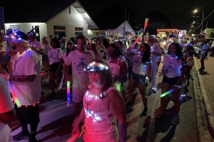Aruba a tene su Parada Nacional di Luz diasabra anochi 