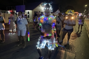 Aruba a tene su Parada Nacional di Luz diasabra anochi 