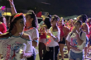 Aruba a tene su Parada Nacional di Luz diasabra anochi 