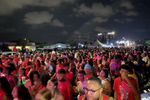 Aruba a tene su Parada Nacional di Luz diasabra anochi 