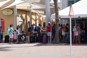 Esaki tabata otro weekend cu casi 10 mil turista yegando Aruba