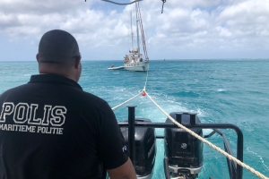 Polis Maritimo a duna varios asistencia ariba lama caba