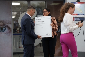 Botica di Servicio Eagle ta e prome botica na Aruba cu ta certifica