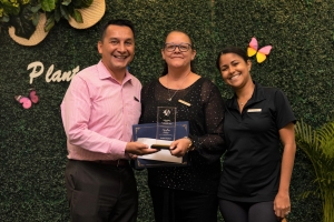 Aruba Marriott ta nombra su asociadonan y lidernan cu a destaca durante prome kwartaal di 2022