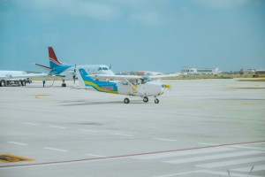 Despues di hopi aña, studiante local ta haci solo flight pa bira piloto   