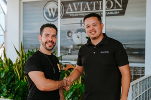 Despues di hopi aña, studiante local ta haci solo flight pa bira piloto   