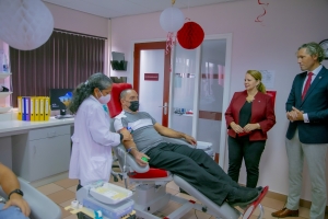 Bloedbank ta habri dia Mundial di Sanger cu bishita di Prome Minister 