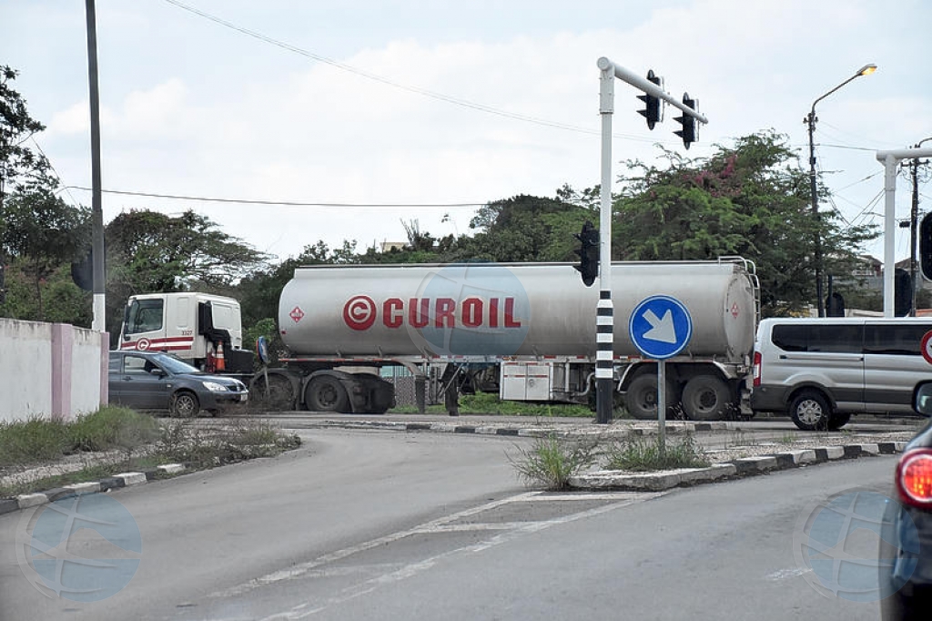 Na Corsou tabatin intento di atraco riba truck carga cu combustibel di Curoil