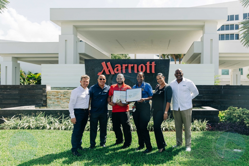 Marriott Hotel na Aruba a reconoce dos trahado cu a salba bida di huesped