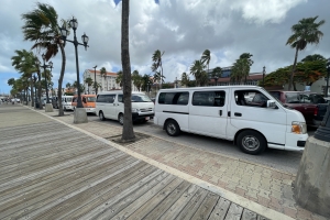 Chauffeurnan di autobus a pidi aumento di tarifa per direct 