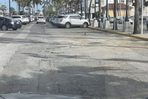 Parkinglot dilanti Bestuurskantoor ta mahos bista y peligroso 