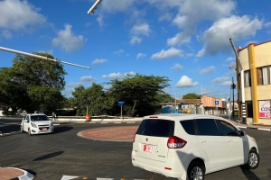 E rotonde mas nobo na Aruba a habri na cruzada di Elmar na Playa
