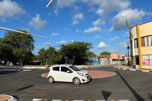 E rotonde mas nobo na Aruba a habri na cruzada di Elmar na Playa