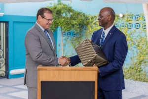 Gobernador di Aruba a tene recepcion di despedida pa Gobernador saliente di St Maarten