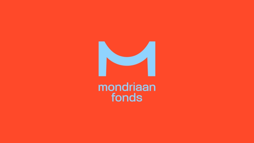 Un total di 8 instancia di Aruba scohi pa ricibi fondo di Mondriaan Fonds