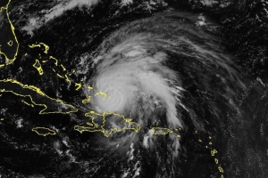 Horcan Fiona causando hopi retraso y cancelacion di buelo den region Caribe 