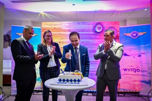 Aeropuerto di Aruba a yama bonbini na mas vuelo for di Medellin cu Wingo