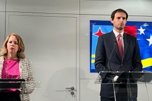 Hulanda ta aproba combersacionan pa reapertura gradual di frontera cu Venezuela  