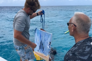 Pintora ta haci obranan bou di awa pa crea consciencia y proteccion di bida marino