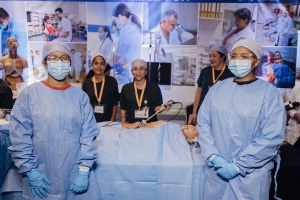 Hospital Horacio Oduber a brinda informacion durante Aruba College Fair 2022