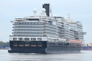 Dos barco crucero cu tabata na Aruba, ta keda riba laman mas largo debi na horcan Lisa