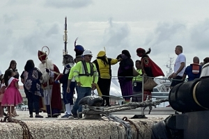 Aruba a yama Sinterklaas y su pietnan bon bini atrobe despues di 2 aña 