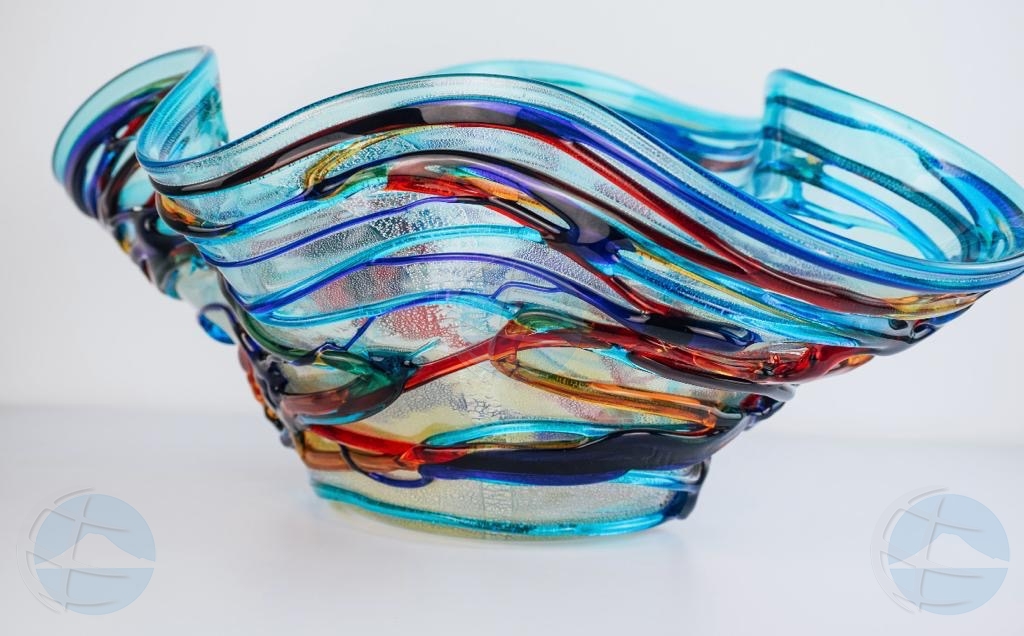 Arte di glas ta haci su gran entrada fo’i man di Lava Aruba Glass Studio