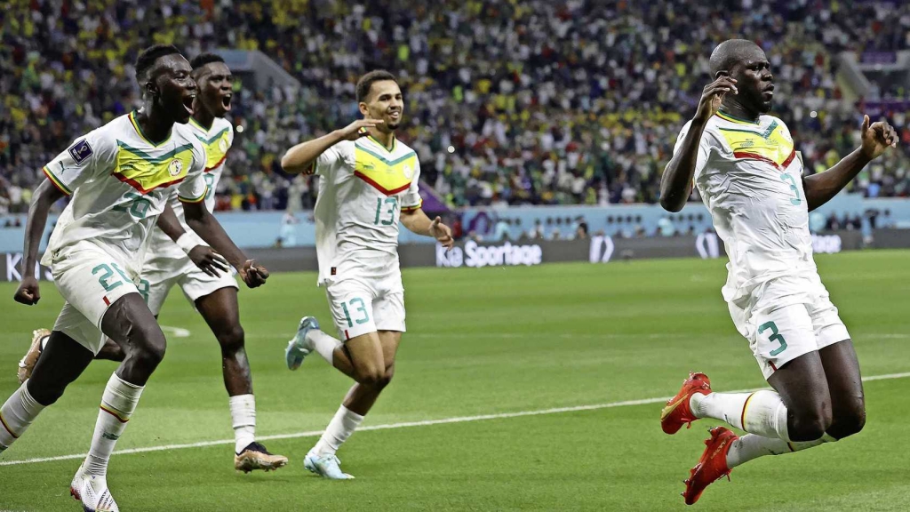 Senegal ta manda Ecuador cas, ganando 2-1 y pasa pa siguiente buelta di Copa Mundial Futbol