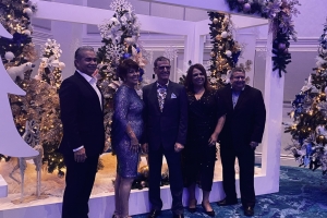 Interval international a co-patrosina programa di desaroyo pa profesionalnan di hospitalidad y turismo den Caribe?