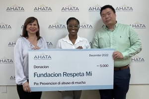 Ahata a haci varios donacion caritativo na fin di aña