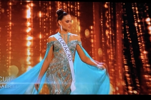 Aruba y Corsou a luci durante certamen preliminar di Miss Universo 2022