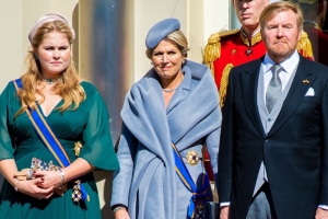 Kroonprinses Amalia y su mayornan a inicia nan bishita pa e 6 islanan den Reino Hulandes