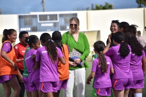 Rey Willem Alexander y Prinses Amalia a bishita Compleho Deportivo Frans Figaroa 