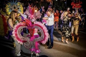 Famia Real a clausura nan estadia na Aruba den ambiente di Carnaval