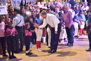 Famia Real a clausura nan estadia na Aruba den ambiente di Carnaval