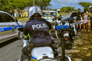 Unidad motorisa di polis a detene 24 persona despues di Jouvert Morning