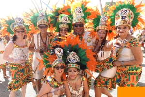 Parada grandi di San Nicolas tabata mas chikito cu normal pero bunita 