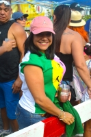 Publico a goza y buta ambiente tambe banda di caminda diadomingo 