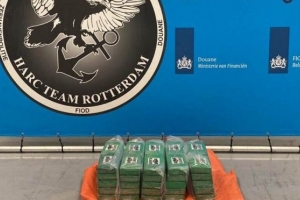 Douana Hulandes a descubri casi 700 kilo di cocaina fo’i Corsou