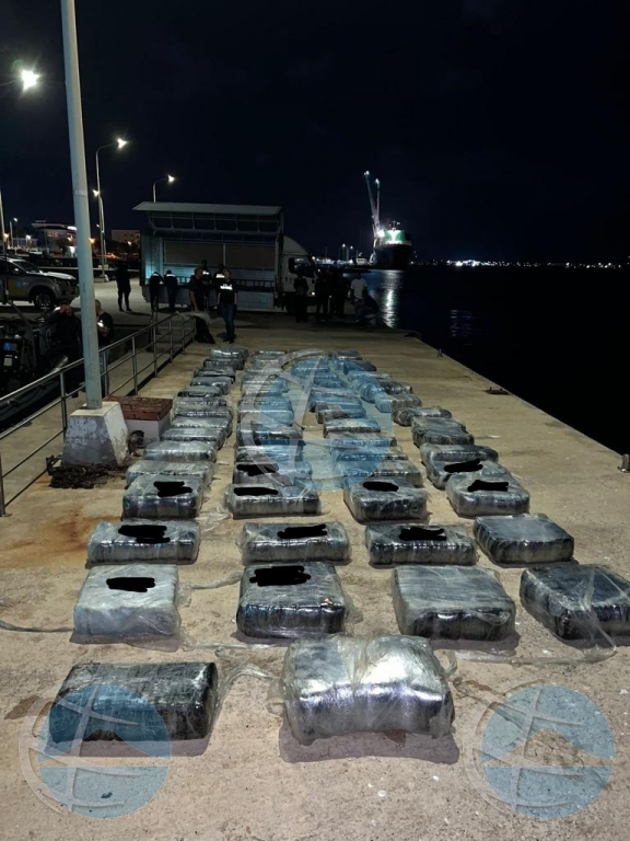 Rapport AIV: Aruba y Corsou ta keda stacionan intermedio di cocaina procedente di Sur America