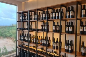 Aruba tin su propio viñedo, bodega y distileria Alto Vista Winery, produciendo biña y rum localmente